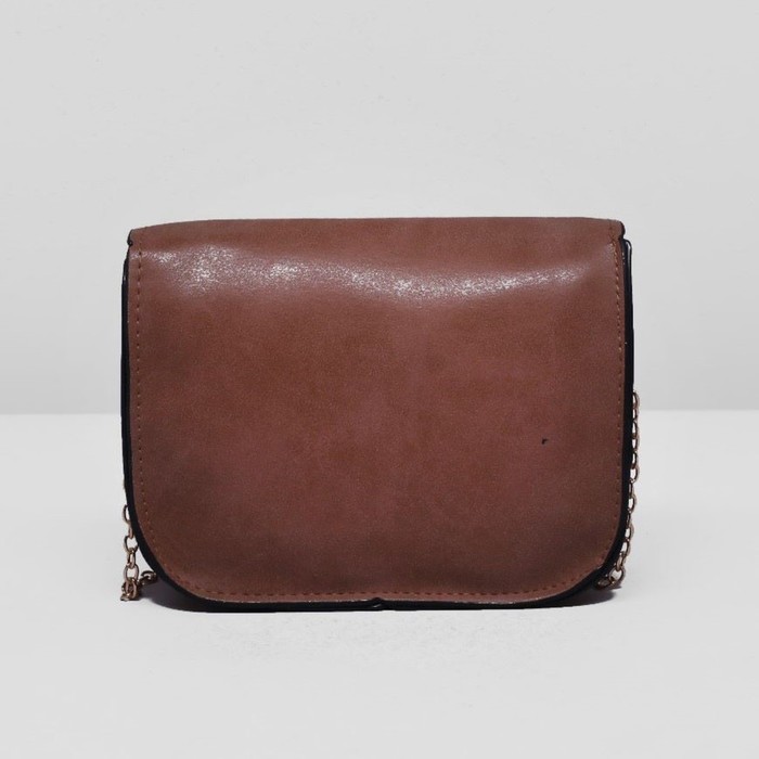 Сумка женская на клапане, 1 отдел, длинная цепочка, цвет коричневый
