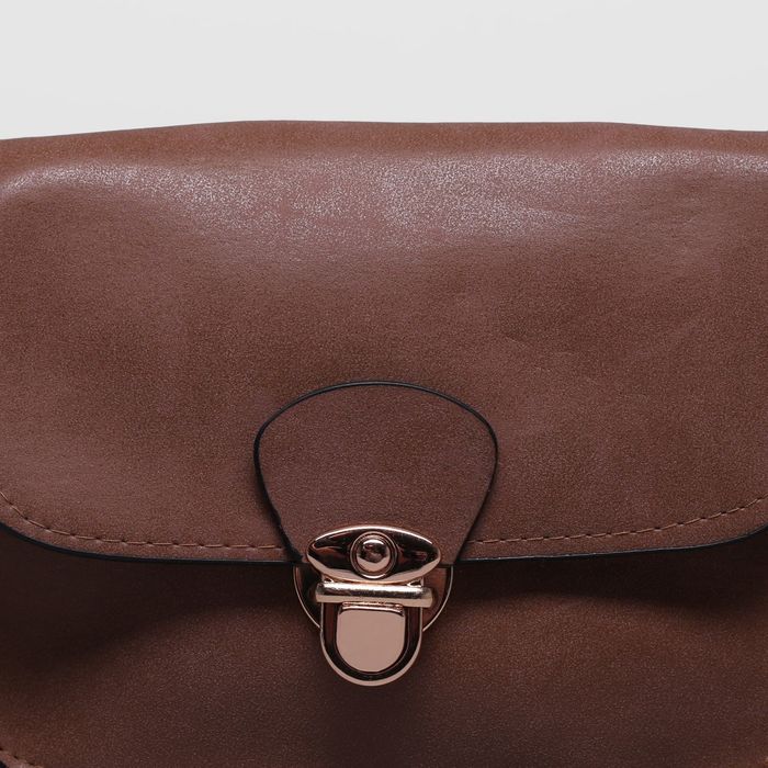 Сумка женская на клапане, 1 отдел, длинная цепочка, цвет коричневый