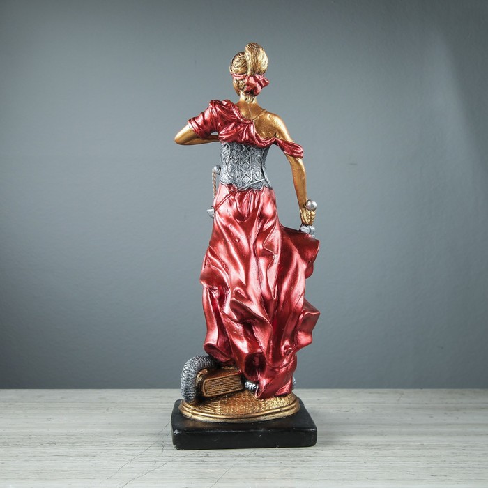 Сувенир "Фемида" красное платье