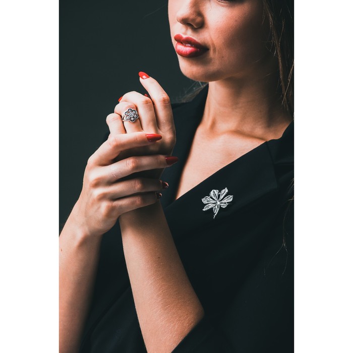 Кольцо "Виара", размер 16, цвет белый в чернёном серебре