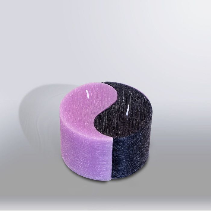 Свеча двудольная призма Инь-Янь "Рельеф", 125x75мм,  сиреневый/черный