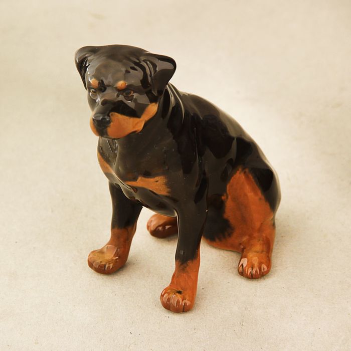 Статуэтка "Ротвейлер"