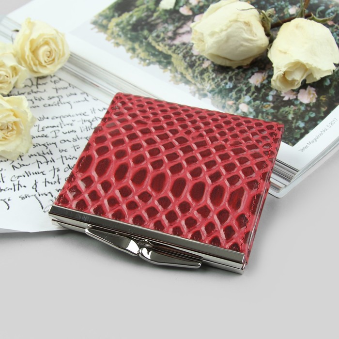 Кошелёк женский на клапане, 1 отдел, отдел для карт, отдел для монет на рамке, бордовая змея