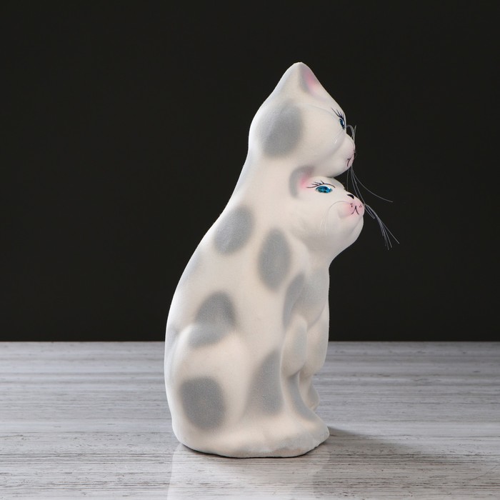 Копилка "Герда с котёнком" средняя, флок, белый леопард