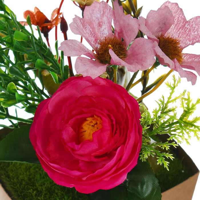 Цветочная композиция в коробке со шнурком "Космея"