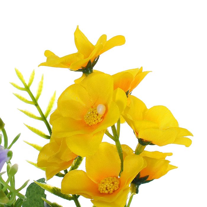 Цветочная композиция в конусе "Фиалки с гвоздиками"