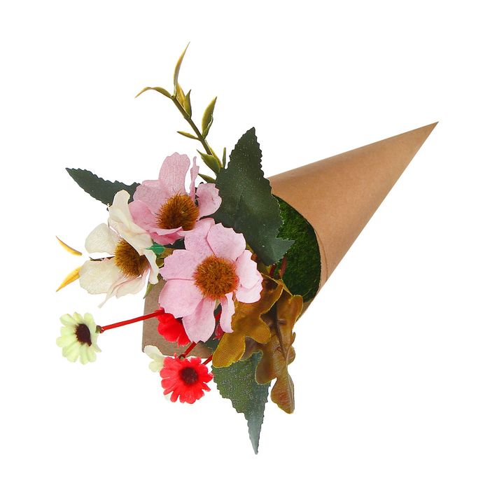 Цветочная композиция в конусе "Космея"