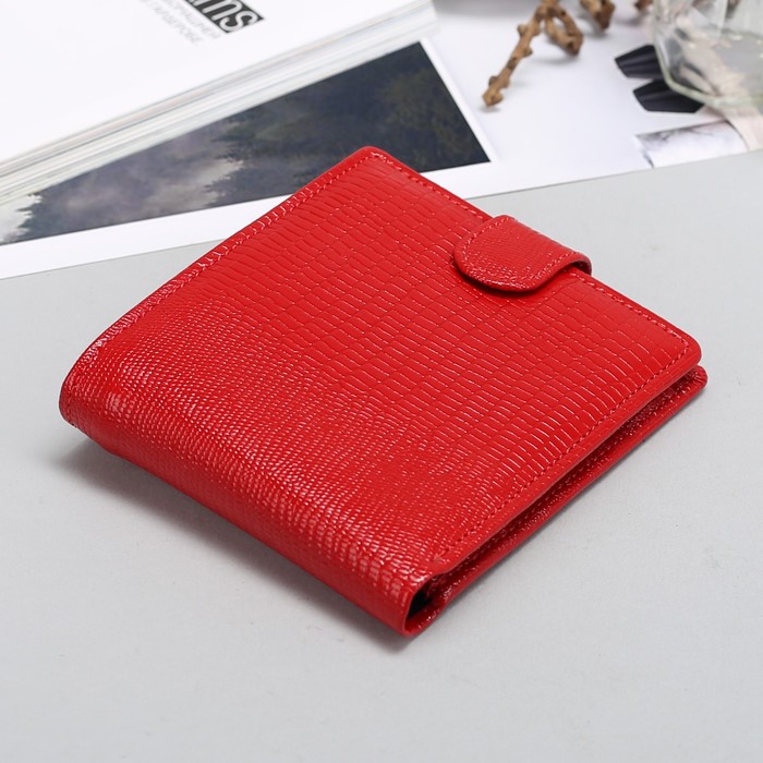 Кошелёк женский на кнопке, 3 отдела, отдел для карт, отдел для монет, красная ящерица