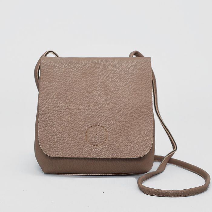 Сумка женская на магните, 1 отдел, длинный ремень, цвет коричневый