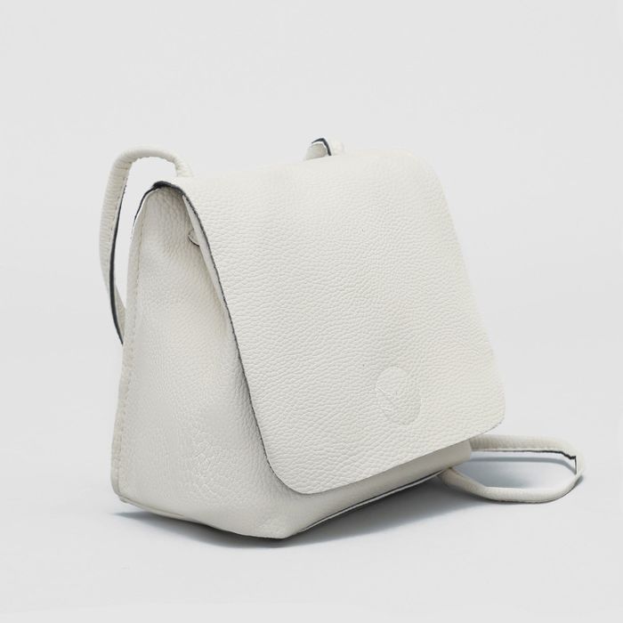 Сумка женская на магните "Долли", 1 отдел, длинный ремень, цвет молочный