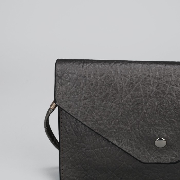 Клатч женский на клапане "Классика", 3 отдела, длинный ремень, серый