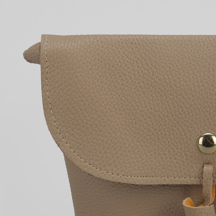 Сумка женская на кнопке "Кисточка", 1 отдел, длинный ремень, цвет бежевый