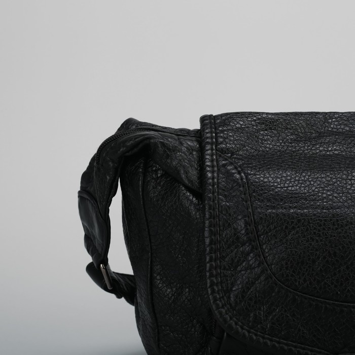 Сумка женская на молнии, 1 отдел с перегородкой, 2 наружных кармана, регулируемый ремень, чёрная