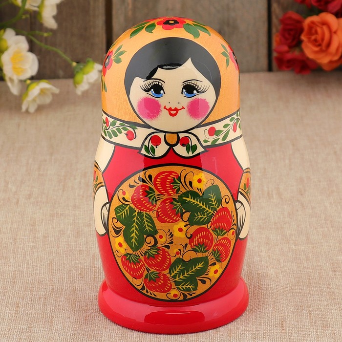 Матрёшка «Земляничка», жёлтый платок, 8 кукольная, высшая категория