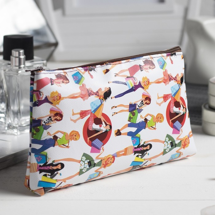 Косметичка простая на молнии "Девушки", 1 отдел, белая