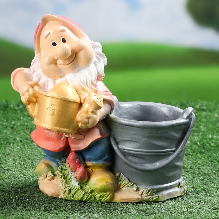 Фигурное кашпо "Гном с лейкой" микс