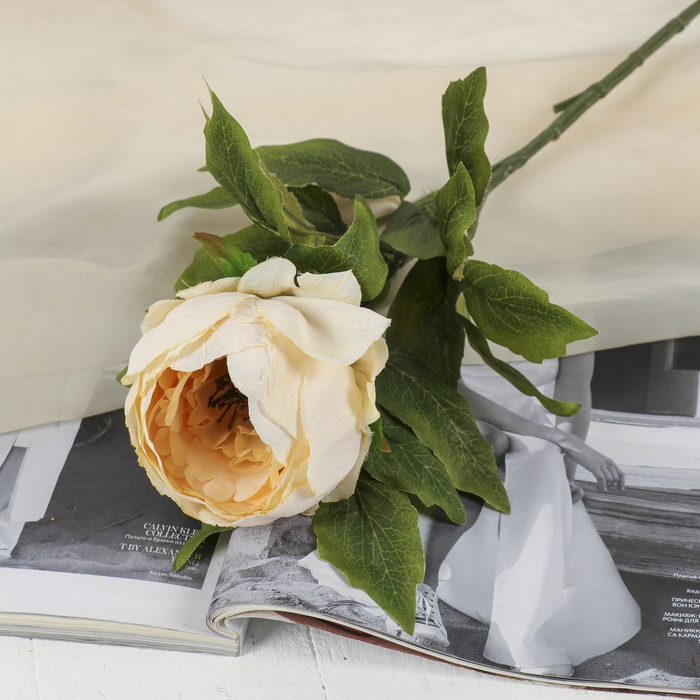 Цветок искусственный "Крупный пион" бежевый