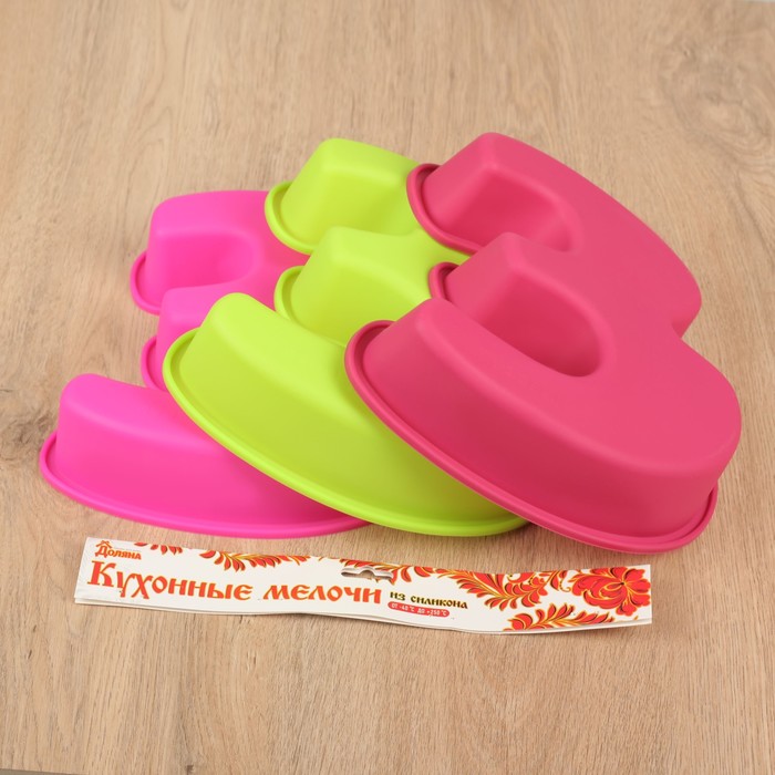 Форма для выпечки "Большая цифра три" 25х22х5 см, цвета МИКС