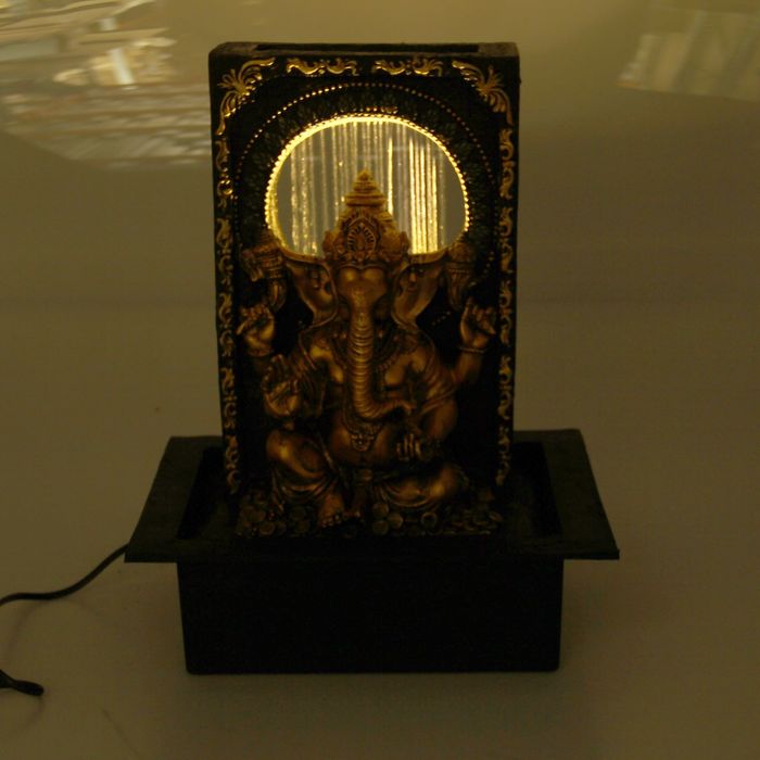 Фонтан "Ганеша в золотом обрамлении"