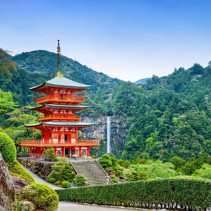 Фотообои "Кумано" (состоит из 3 частей), 2,7 х 2,7м