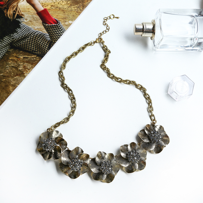 Колье "Цветы" незабудки, цвет белый в чернёном золоте