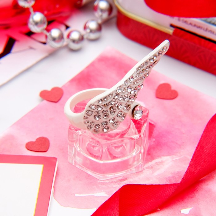 Кольцо "Крыло", цвет белый, безразмерное