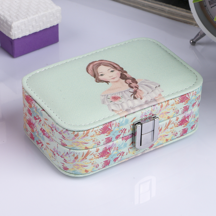 Шкатулка для украшений "Девушка на голубом фоне"