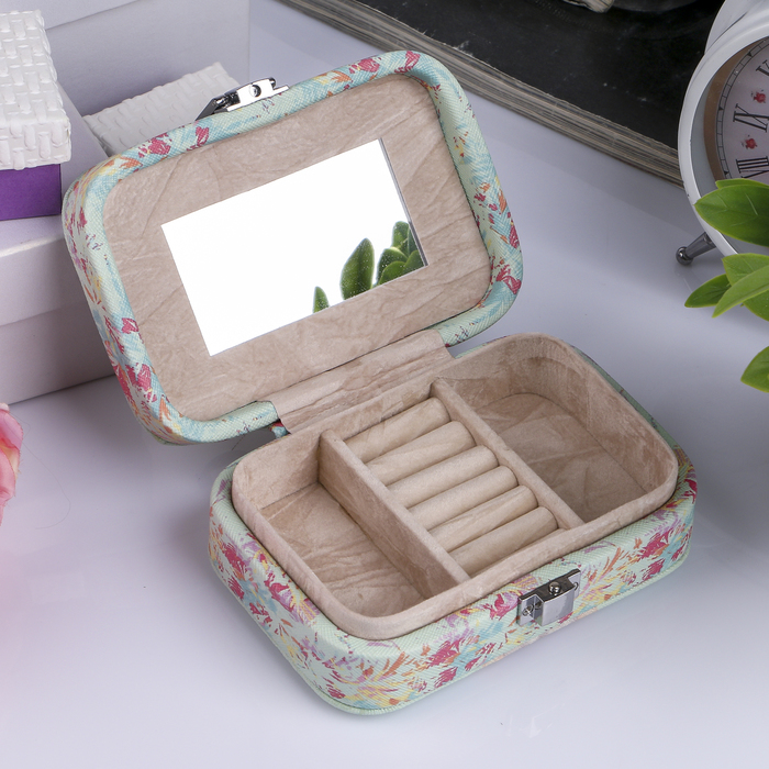 Шкатулка для украшений "Девушка на голубом фоне"