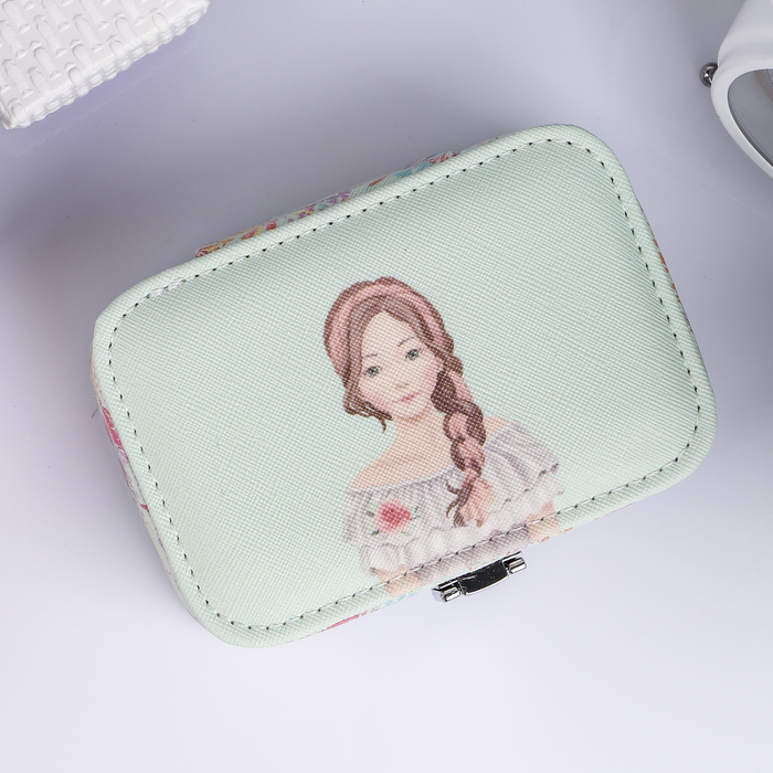 Шкатулка для украшений "Девушка на голубом фоне"