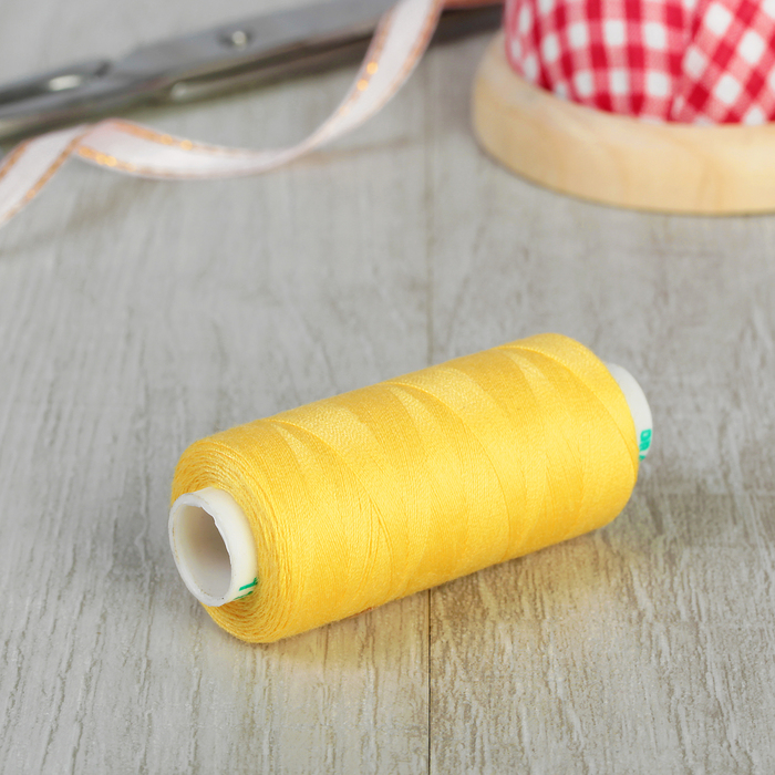 Нитки 40/2, 365м, №111, цвет светло-жёлтый