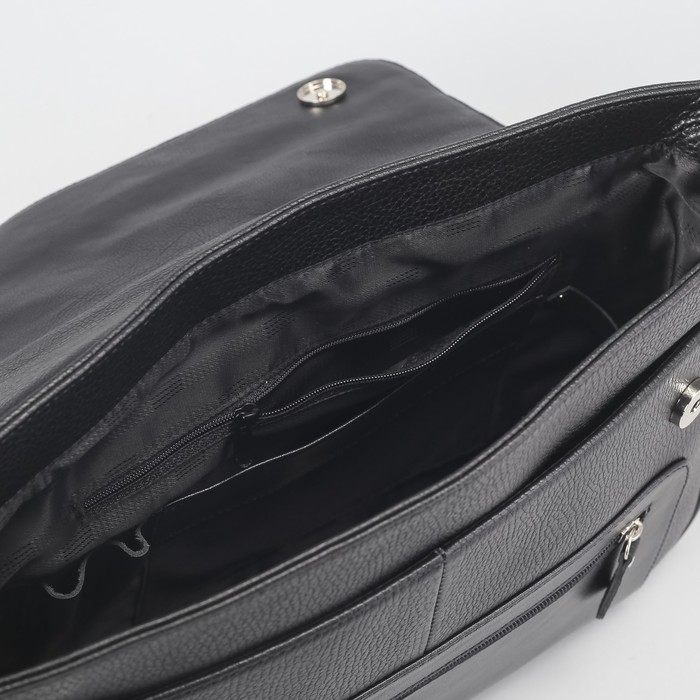 Портфель мужской на клапане, 1 отдел, 2 наружных кармана, длинный ремень, цвет чёрный