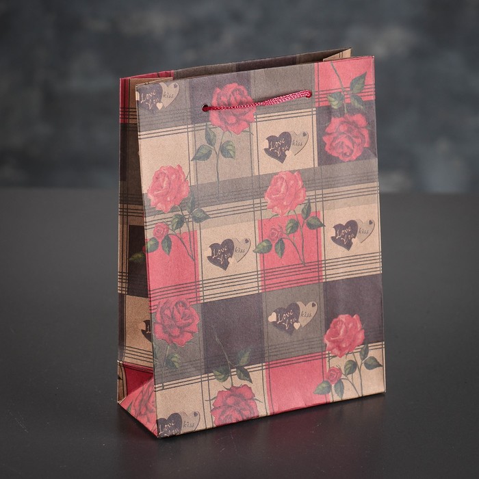 Пакет крафт "Розы с любовью", 20 х 15 х 6 см
