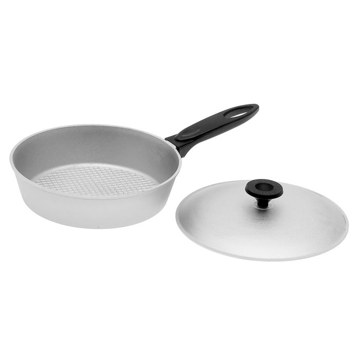 Сковорода 220 с ручкой и крышкой (рифленое дно)