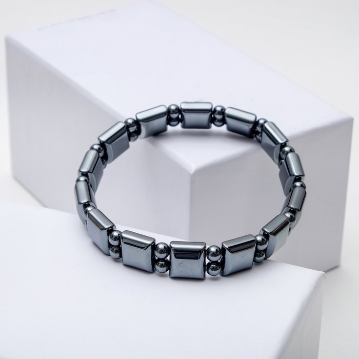 Браслет "Гематит" квадрат через два шарика