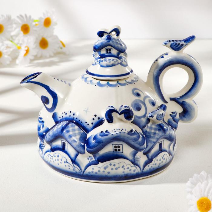 Чайник «Деревня», гжель, автор Исаев