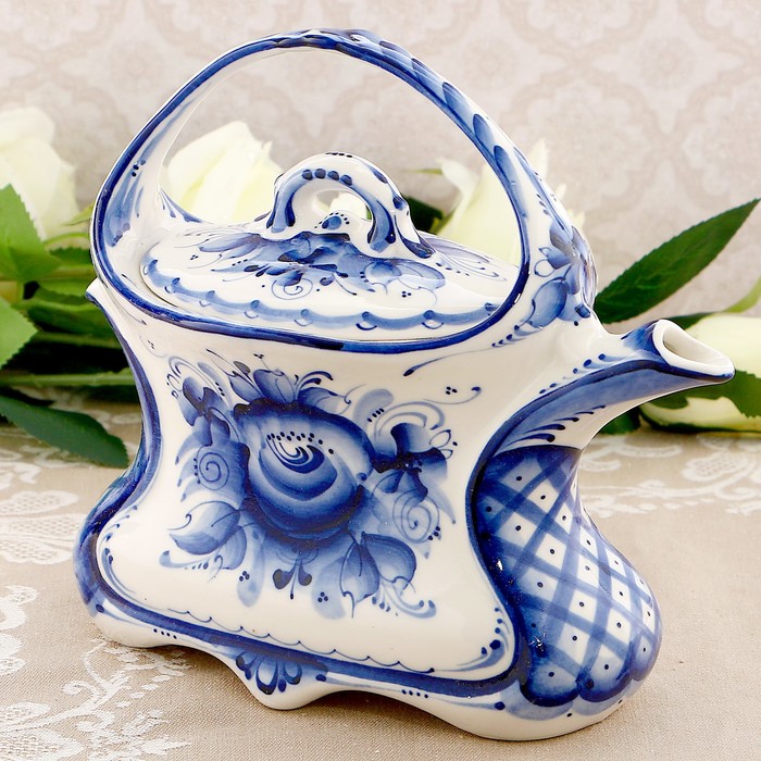 Чайник «Тюльпан», гжель, автор Исаев