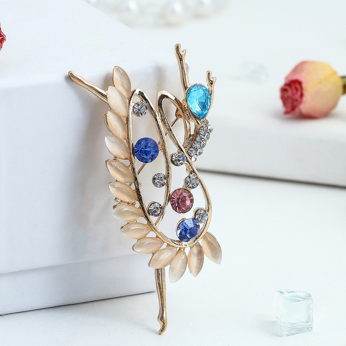 Брошь "Балерина" в камнях, цветная в золоте