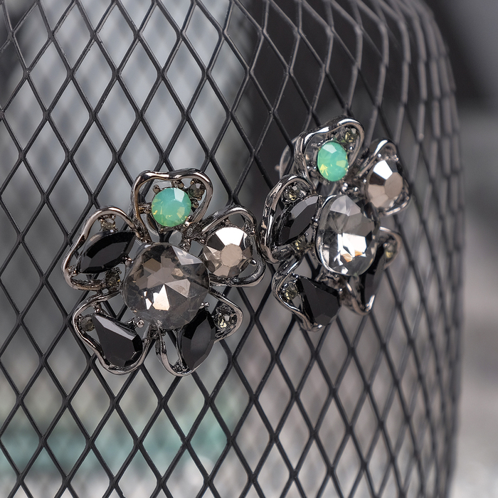 Серьги со стразами "Каменный цветок", цвет зелёно-серый