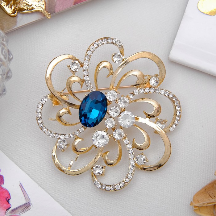 Брошь "Лепестки" внахлёст, цвет бело-бирюзовый в золоте