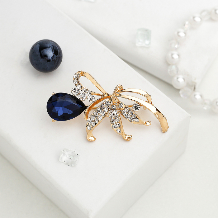 Брошь "Бант" с каплей, цвет бело-синий в золоте