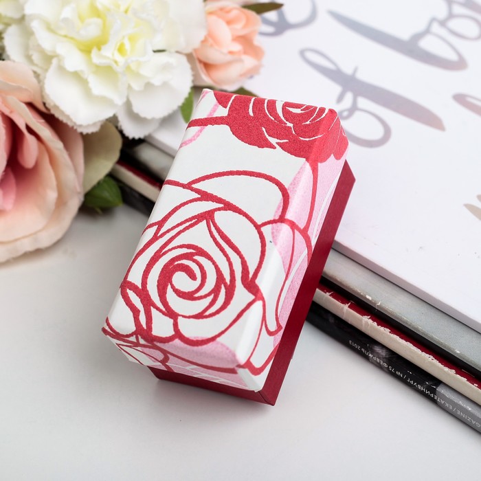 Коробка подарочная для конфет 8 х 4 х 3,5 см, красная