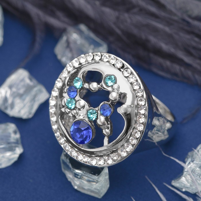 Кольцо "Круг" с узором внутри, цвет бело-голубой в серебре, размер 17,18,19 микс