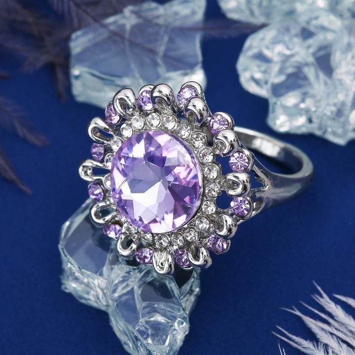 Кольцо "Овал роскоши", цвет сиреневый в серебре, размер 17,18,19 МИКС