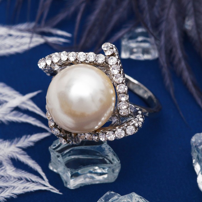 Кольцо "Белла" жемчужина в квадрате, цвет белый в серебре, размер 17, 18, 19 МИКС