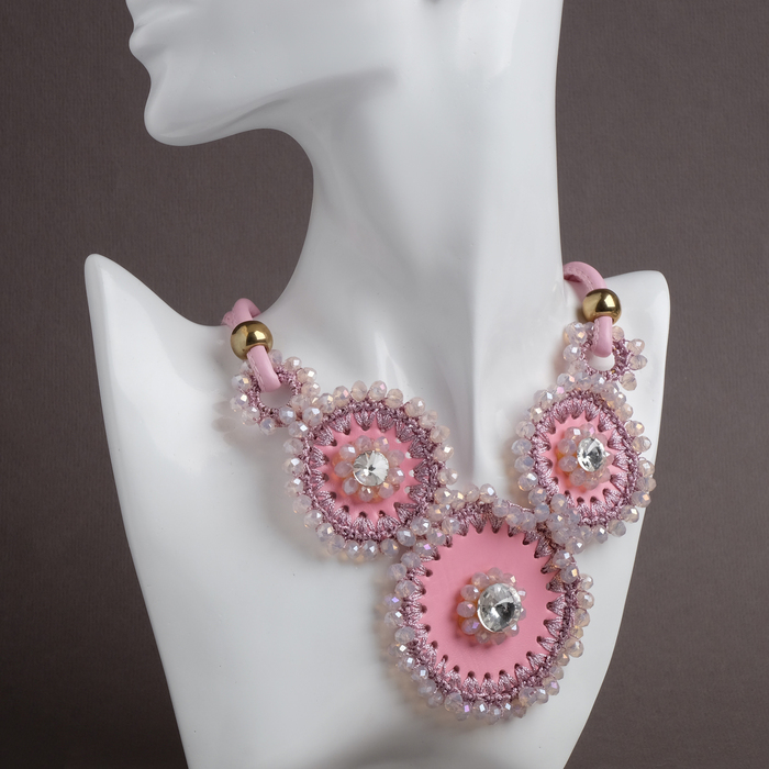 Колье "Роскошь", круги, цвет розово-белый