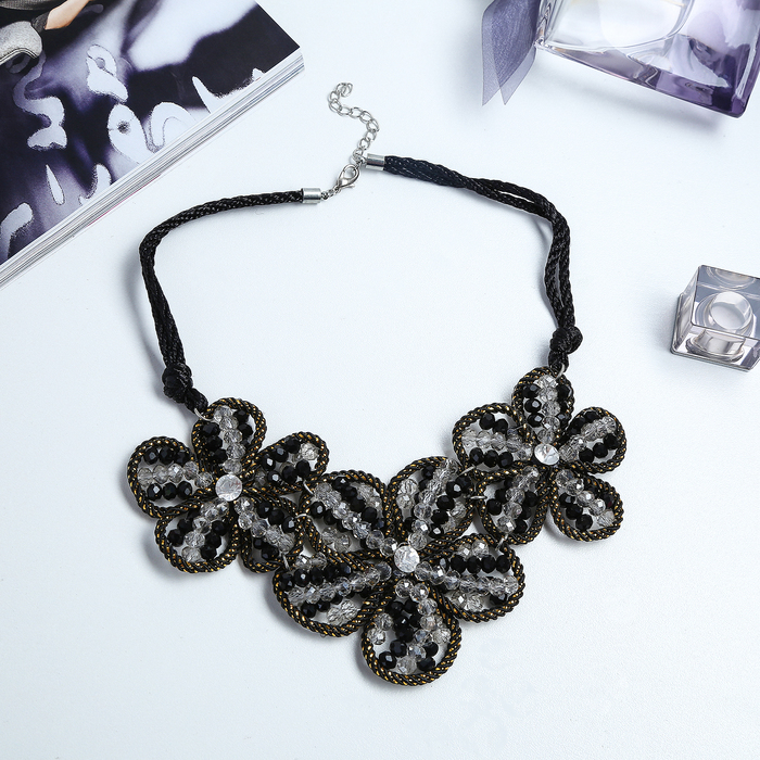 Колье "Цветочный шик" трио, цвет бело-чёрный в золоте