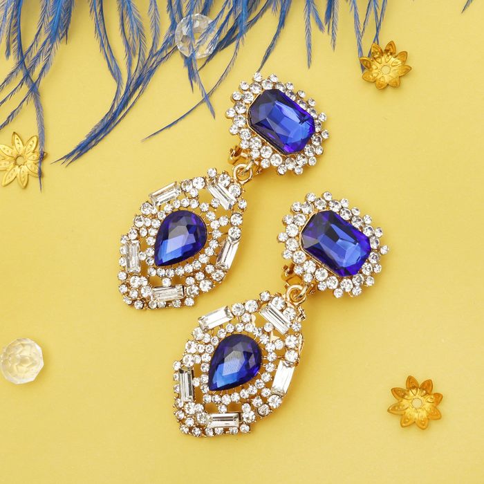 Клипсы "Мадемуазель", цвет сине-белый в золоте