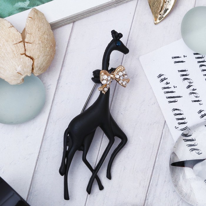 Брошь "Жираф", цвет черно-белый в золоте