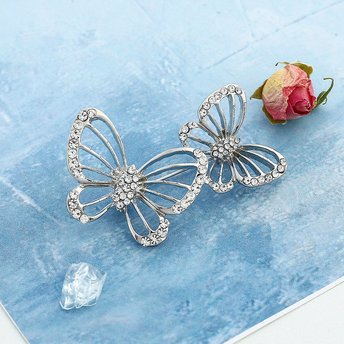 Брошь "Бабочки" в полёте, цвет белый в серебре