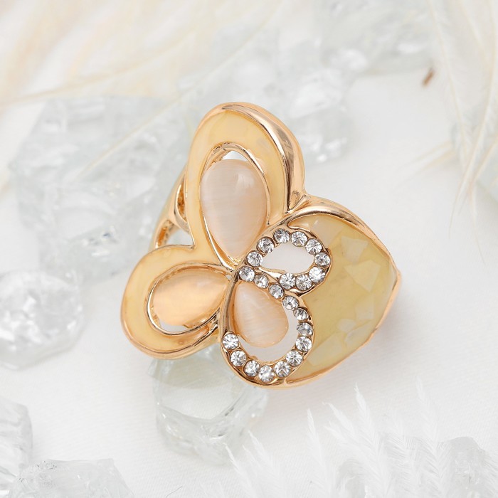 Кольцо "Бабочка", цвет бежево-белый в золоте, размер 17,18,19 МИКС